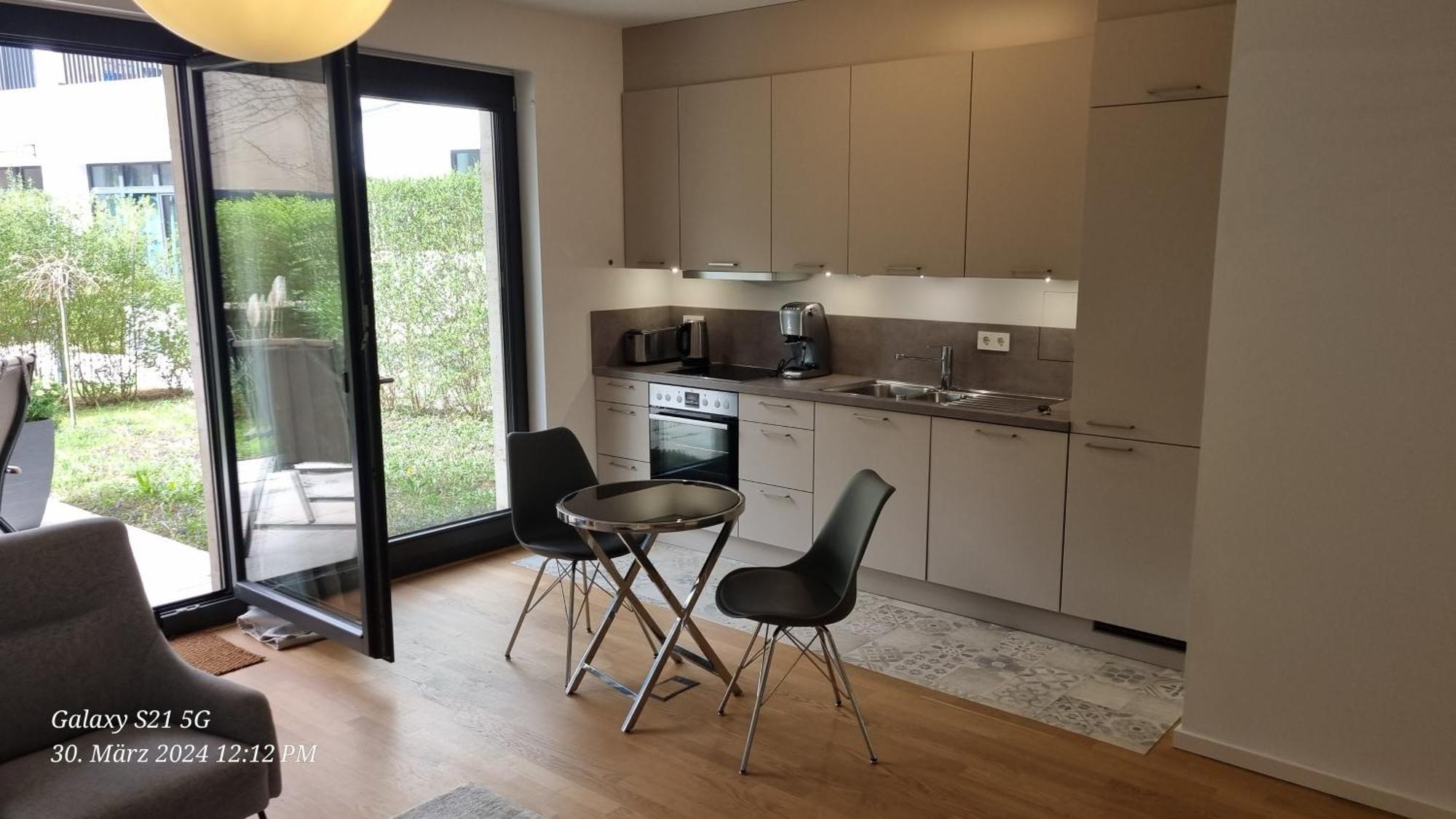 Luxi Luxurioeses Appartement Mit Terrasse Und Garten Mitten In Berlin Eksteriør billede